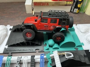 Crawler RC 1/24 + Parcours d’obstacles modulaire - Photo 1/10