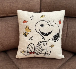 PEANUTS Happy Smiling Snoopy Woodstock Fall Leaves 18 X 18 Sherpa Pillow - NWT - Picture 1 of 3