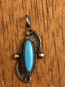 Vintage Turquoise Tone Pendant Southwest Boho Oval Stone-Silver Tone (Read) L1 - Picture 1 of 5