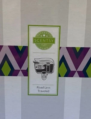 Mini calentador de cera enchufable Scentsy Road menos transitado diseño de cámper retirado nuevo en caja Foto 1 de 4