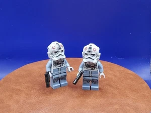 Lego Star Wars AT-AT Driver Minifigure Lot Of 2 sw1104 sw1105 75288 - Picture 1 of 3