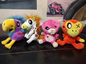 Lote de juguetes de peluche Zombie Pets, Bulls I Toys 2013 - Imagen 1 de 5