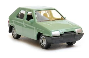 Welly Skoda Favorit Green 1:60 1:64 Scales 3 Inch Diecast Model Car - Picture 1 of 8
