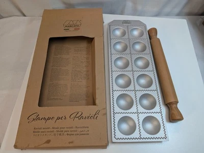 Marcato Stampo per Raviolis, 55mm 12 Piezas Molde con rodillo de madera, pasta de 2,2", usado en excelente estado Foto 1 de 4