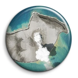 Tonga Tsunami Vulkanausbruch - Abzeichen 38 mm Knopf Pin - Bild 1 von 5