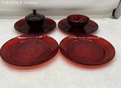 Juego de platos de cena y tazón para servir vintage de rosa rubí Foto 1 de 4