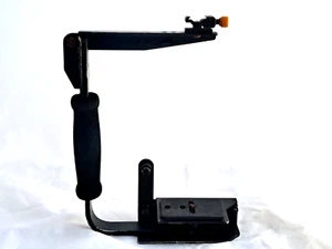 Dual Pivot Rotating Camera Flip-Flash Bracket with Integrated Anti Twist Plate - Picture 1 of 10