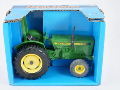 ERTL 1/16 Farm Country John Deere Compatto Utility Trattore - Immagine 1 di 4
