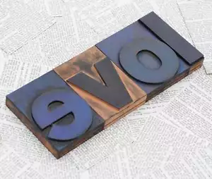 "LOVE" Holzbuchstaben Drucklettern Vintage shabby chic letterpress wood type - Bild 1 von 2