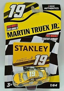 Martin Truex Jr #19 2021 Wave 8 Lionel NASCAR Authentics 1/64 Scale Diecast Car - Picture 1 of 3