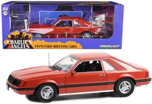 Charlie's Angels 1979 Ford Mustang Ghia Red Treatment 1:18 Diecast Model Car - Foto 1 di 3