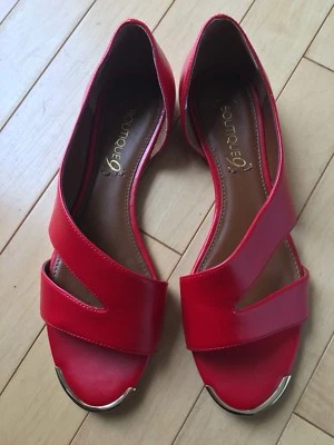 Boutique 9 Bookling Mujer Talla 6.5 M Rojo Asimétrico Sin Cordones Pisos Nuevos Foto 1 de 4