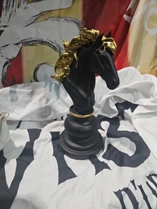 Estatuilla de ajedrez de resina escena ajedrez adornos escritorio decoración exhibición rey/reina/caballo - Imagen 1 de 1