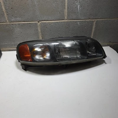 volvo s60 2004 车头灯总成替换件 oem 乘客侧 — 第 1/4 张图片