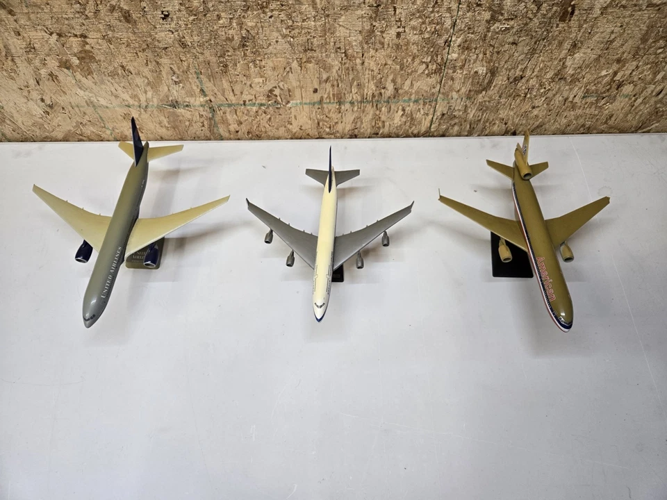 3 Flight Miniatures 飞机模型 1: 200 或 1: 400 比例 — 第 1/4 张图片
