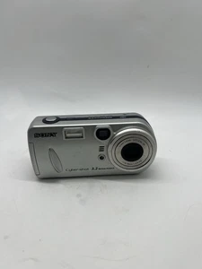 Sony Cybershot Dsc P72 Digital Camera 3.2mp Faulty Screen Doesn’t Turn On - Picture 1 of 17