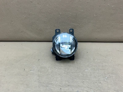 2017-2022 MITSUBISHI OUTLANDER PHEV FRONT RIGHT SIDE RH FOG LIGHT LAMP LED OEM - Image 1 of 4