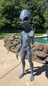 Grey Alien Wave Hello Life Size DIY Statue 4' tall - Picture 1 of 3