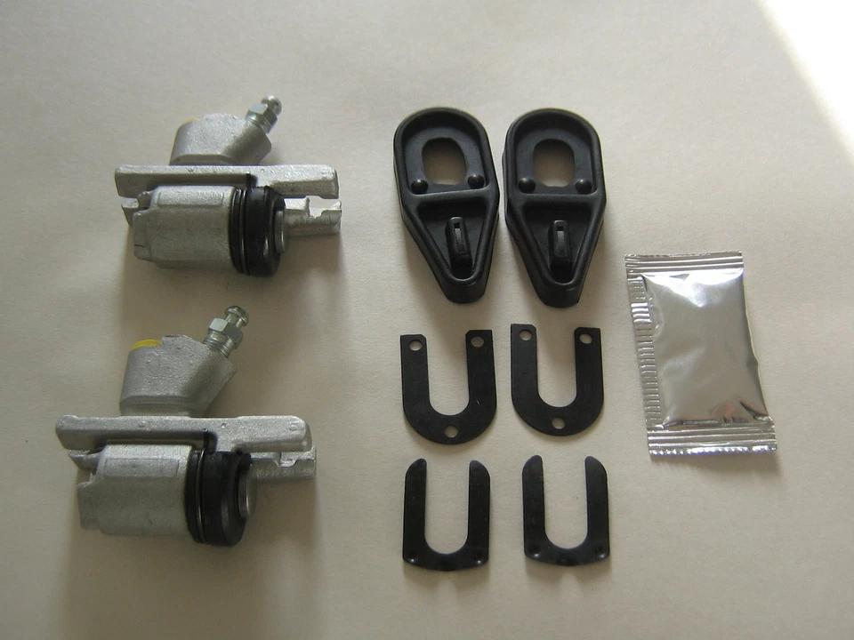 RELIANT REBEL, REGAL, ROBIN REAR WHEEL BRAKE / SLAVE CYLINDERS & FITTING KIT - Image 1 of 1