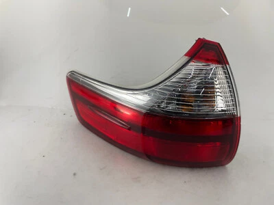 OEM | Luz trasera exterior halógena Toyota Sienna 2015-2020 (izquierda/conductor) Foto 1 de 4