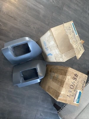 1972 Pontiac Bonneville NOS RH & LH Parking Light Extension 484089 484090 - Image 1 of 4