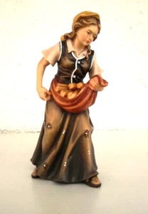 Krippenfigur Kostner Krippe Holzträgerin- 16cm aus Massivholz geschnitzt - Bild 1 von 4
