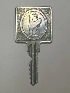 ""Little America"" Hotel Motel Room Key Salt Lake City Utah PINGÜIN #120" - Imagen 1 de 2
