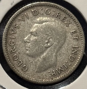 1947 Canada 10 Cent Silver Coin Canadian Dime - Picture 1 of 2