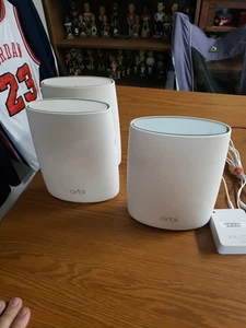NETGEAR Orbi Mesh WiFi System (1) RBR50 Router & (2) RBS50 Satellites - Picture 1 of 6