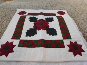 25-1072 26" Quadrat Handarbeit gesteppt Quilt Weihnachten Urlaub Tisch Mitte Läufer - Bild 1 von 6