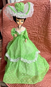 Muñeca Bradley o clon 21" vintage de mediados de siglo en verde - Imagen 1 de 12