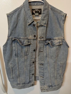 Vintage Harley Davidson Men's Biker Denim Vest Honor Armed Forces Emblem Size M - Image 1 of 4