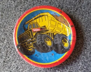Camión Tonka 1997 construcción Hasbro 8 platos de postre de fiesta mercancía de diseño nuevo de stock - Imagen 1 de 3