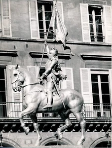PARIS c. 1960 - Statue de Jeanne d'Arc - NV 5825 - Picture 1 of 2