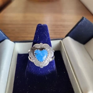 Vintage Q.T. 925 Sterling Silver Native American Heart-Shaped Turquoise Ring 7 - Picture 1 of 5