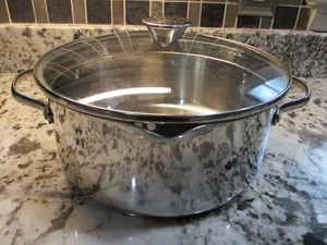 Olla de acero inoxidable Wearever de 5 cuartos con tapa - Imagen 1 de 4