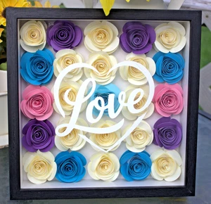 Handwerkliche Handarbeit gerollte Blume Schatten Box Wohndeko Geschenk Pastell Liebe Herz 8x8 - Bild 1 von 3