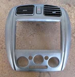 Mazda 323 BJ 98-03 Radio Surround (B) - Picture 1 of 2