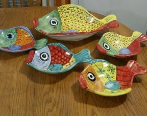 Desuir Vietri Statua Pesce Colirful Servizio Piatto Ovale 16" e 4 Piatti - Foto 1 di 4