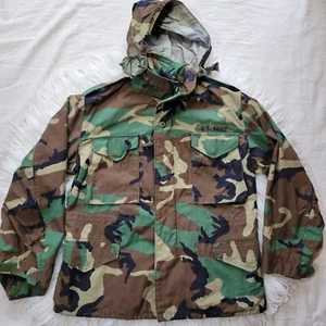 Vintage US Army Woodland Camo Field Jacket Coat Cold Weather Medium Short Hood - Picture 1 of 8