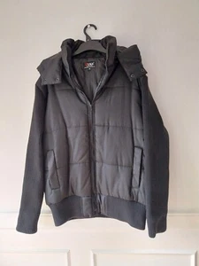 MENS "DUKE OUTDOOR "SIZE MEDIUM BLACK ZIP FRONT AND POCKETS JACKET. - Picture 1 of 21
