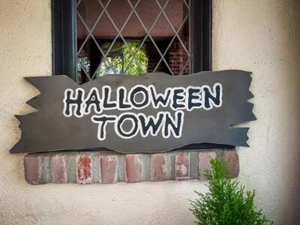 Large Halloween Town Garden Welcome Sign, Solid Wood and Paint, Hand Crafted - Picture 1 of 18