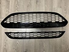 Upper And lower Grille D2BZ-17B968-AA
