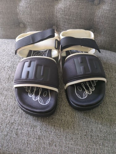 Nuovi sandali Uni Adidas x Pharrell Williams GZ1892 Humanrace Adilette 2.0 (8)