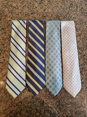 Lote de cuatro corbatas de lujo 100 % seda, todas en excelente estado Foto 1 de 4