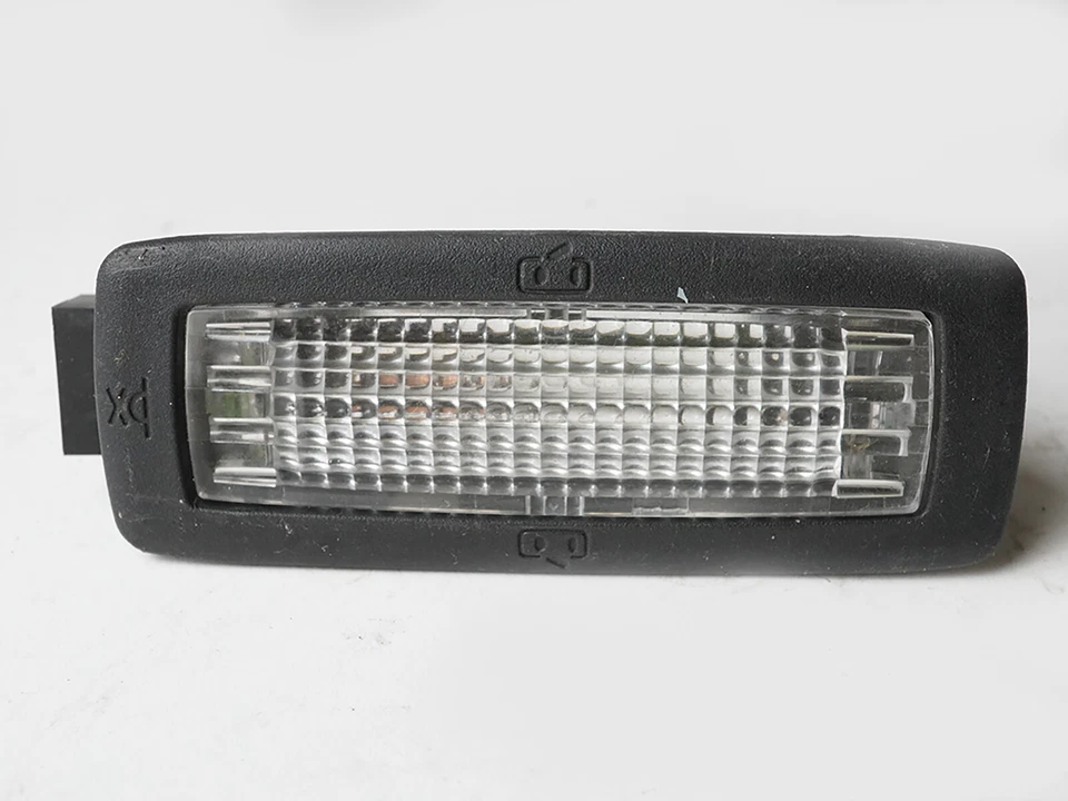 Lámpara luz maletero escotilla carga interior trasero derecho Subaru Tribeca 2006-2007 Rh Foto 1 de 4