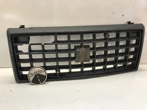91-95 Volvo 940 740 turbo grill missing emblem (light damage) OEM - Picture 1 of 13