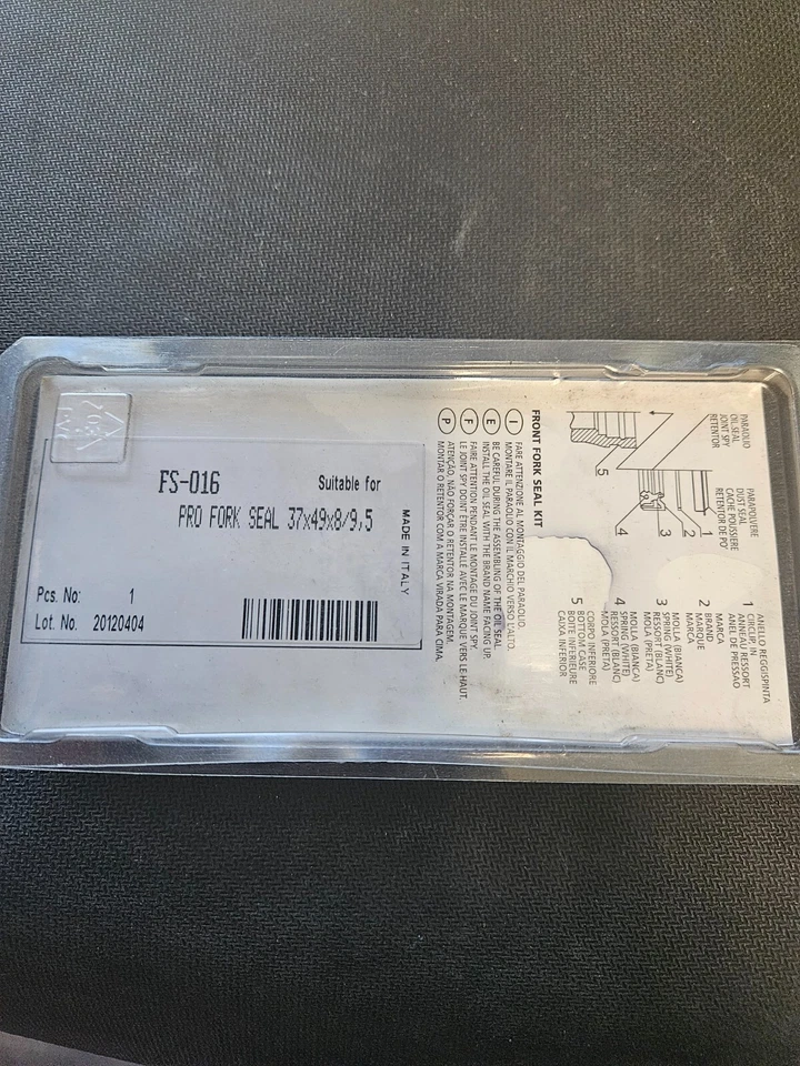 Piezas ilimitadas - PUP40FORK455040 - Sellos de horquilla delanteros, 37 mm x 49 mm x 8 mm Foto 1 de 2