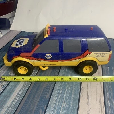 NAPA Immediate Response Parts Vehicle 2001 First Gear AS-IS Napa Automotive Part - Image 1 of 4