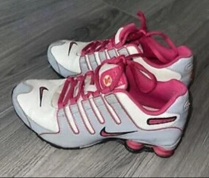 Shox NZ 5Y grau/weiß/pink Damengröße 6,5  - Bild 1 von 5